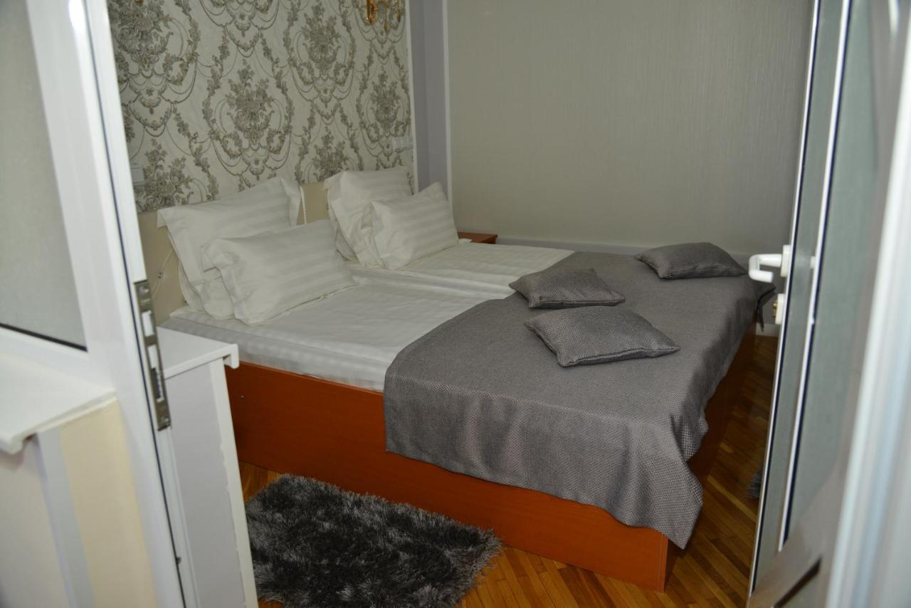 Stejarul Buzau Apartamento Exterior foto