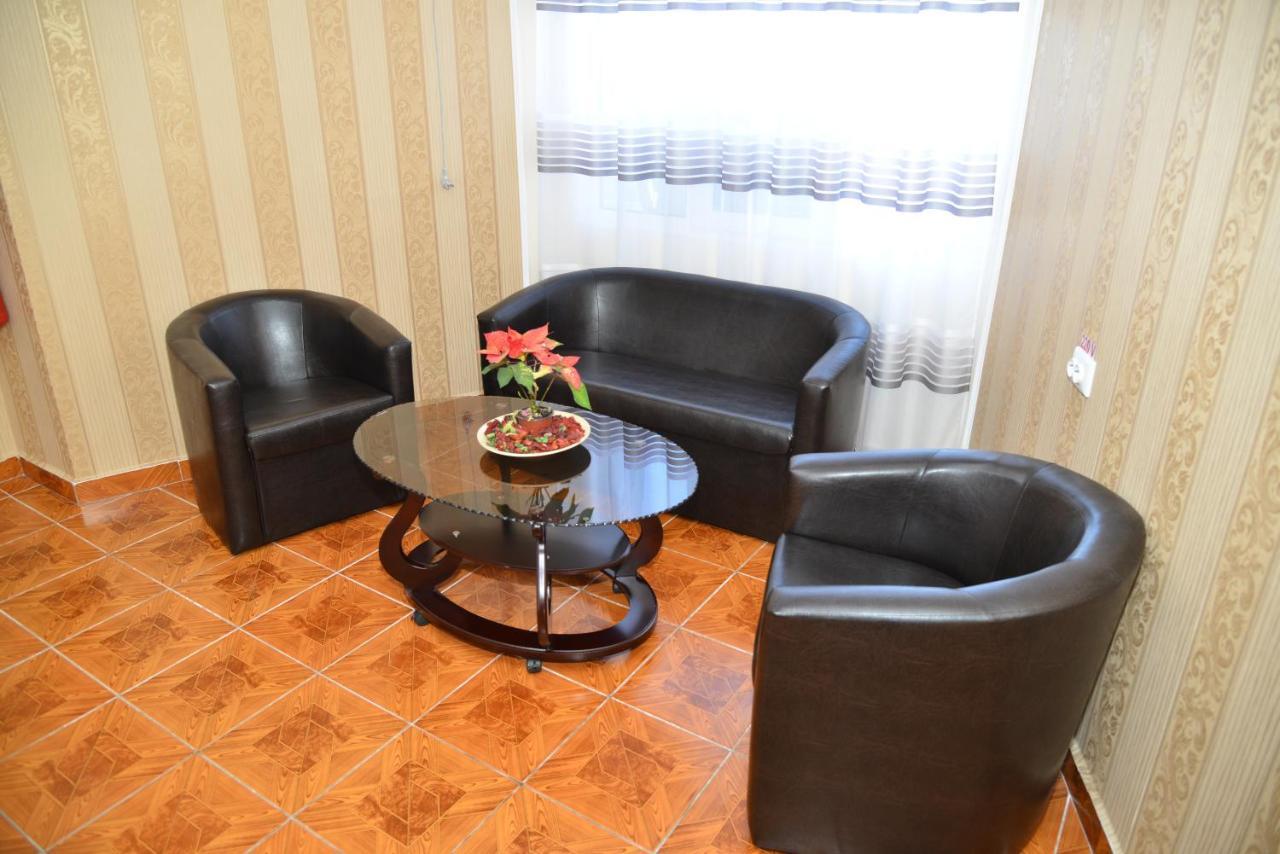 Stejarul Buzau Apartamento Exterior foto
